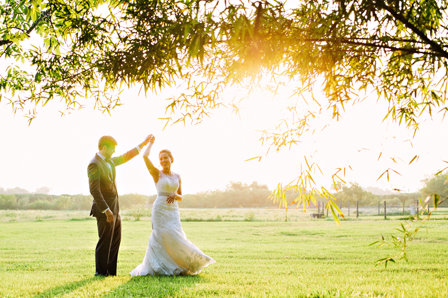 beautiful outdoor wedding photos