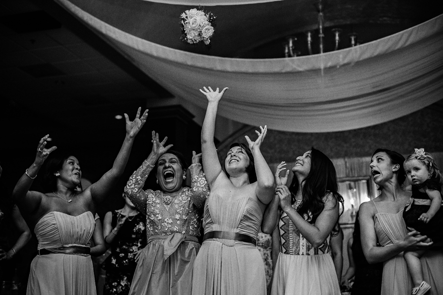 bouquet toss