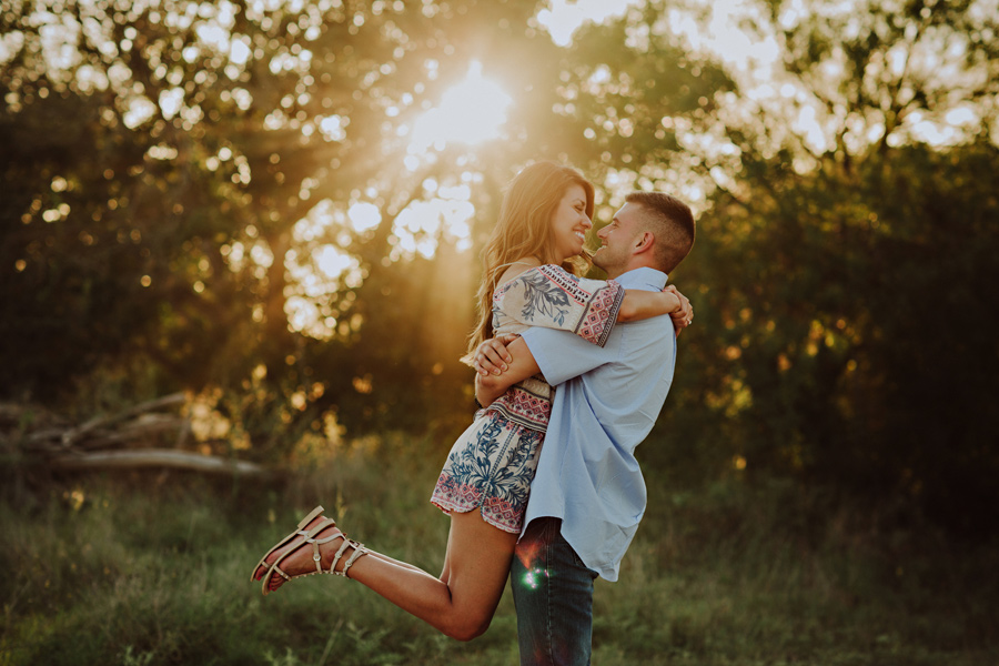 hill country engagement photos